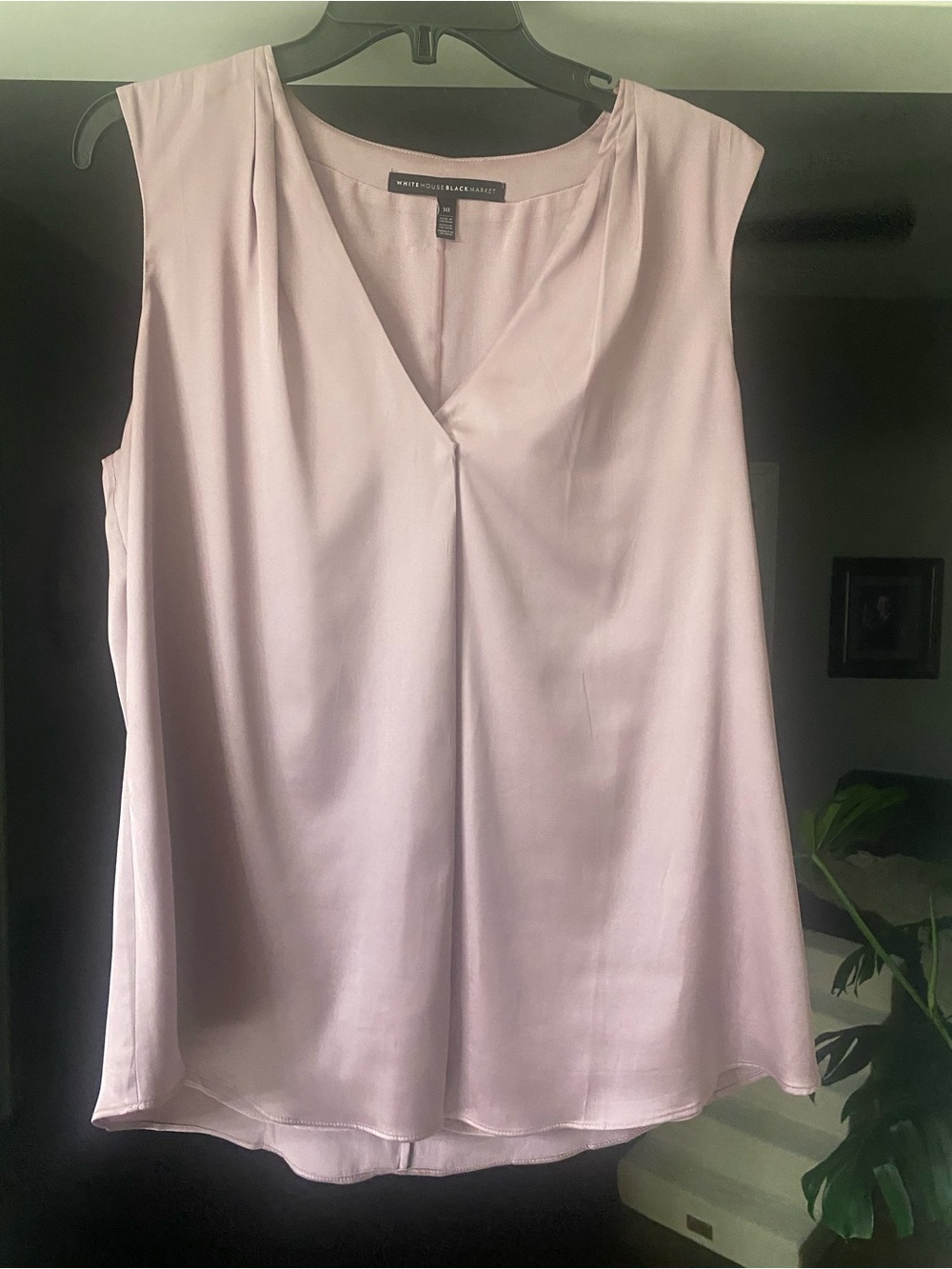 White House Black Market Sleeveless V-Neck Camisole in Light Lavender